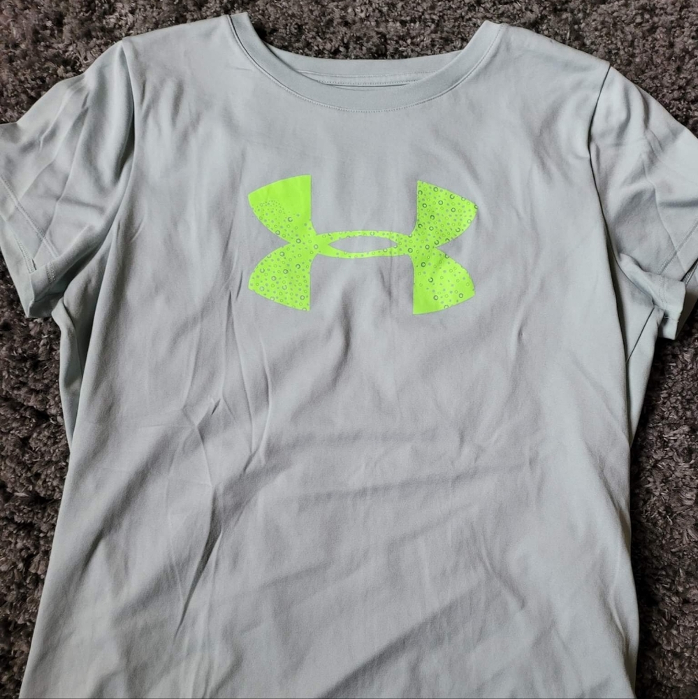 Multiple Under Armor tees